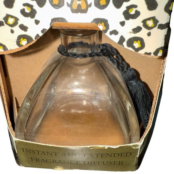 Tyler Candle Company Glamour Reeds Instant and Extended Fragrance Diffuser NEW - Picture 7 of 8